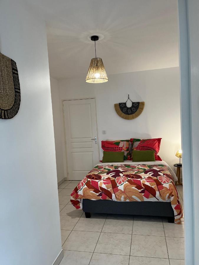 La Grenad'Ile Apartment Сен-Пиер Екстериор снимка